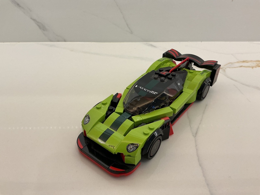 LEGO SPEED CHAMPIONS #76910 Aston Martin Valkyrie AMR Pro