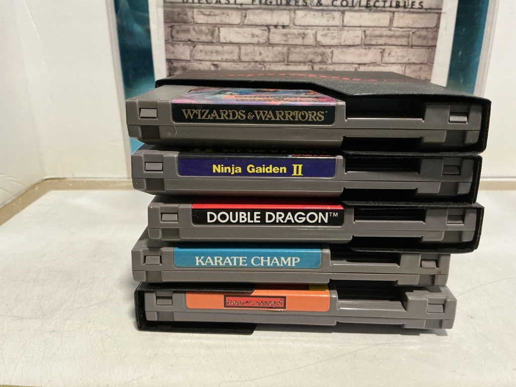 [110133] NINTENDO 5 PIECE SET OF NES SYSTEM CARTRIGES