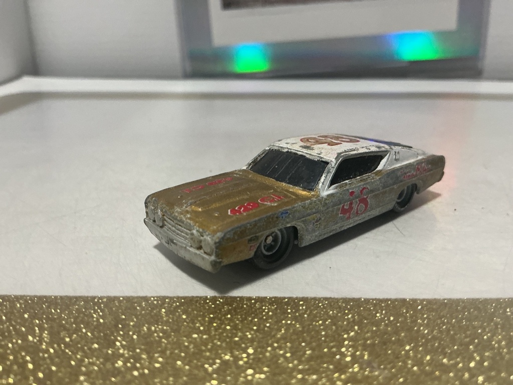 [010999] 1/64 1992 RACING CHAMPIONS 1969 FORD TORINO TALLADEGA
