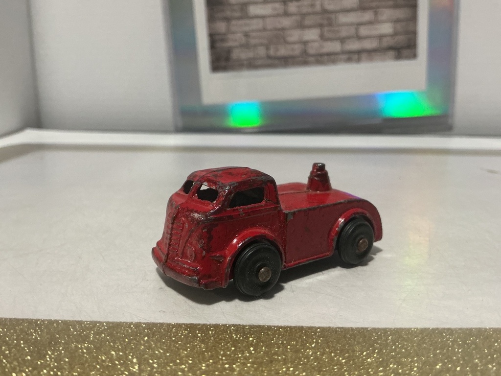 [009966] 1/64 VINTAGE 1940S–1950S BARCLAY DIECAST SEMI-TRUCK CAB