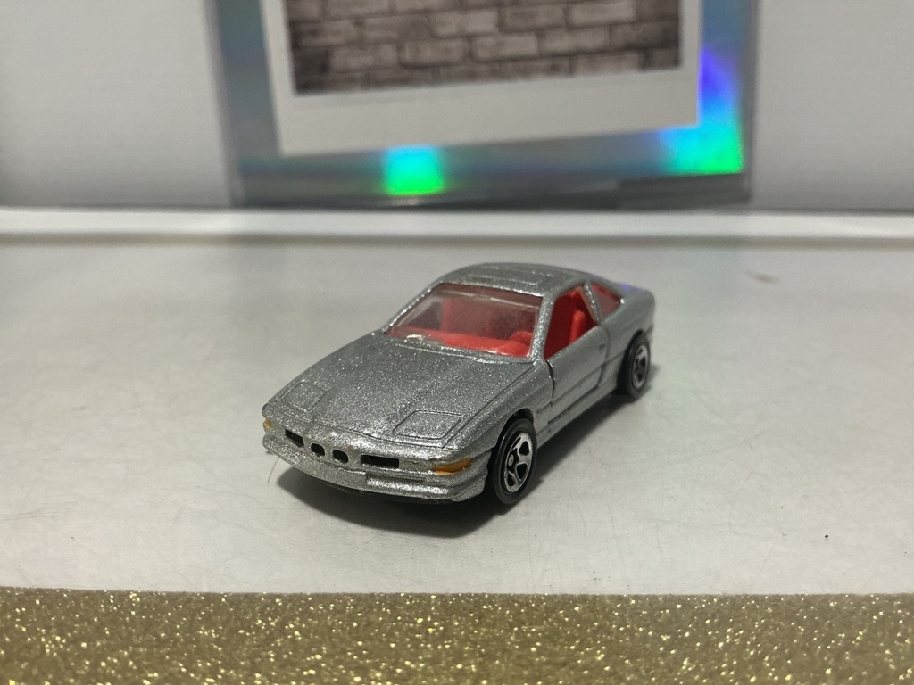 1/64 HOTWHEELS MATTEL BMW 850I