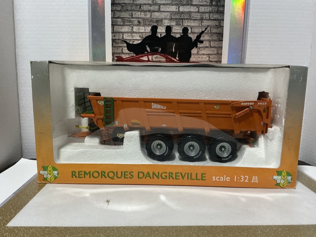 [111746] 1/32 DANGREVILLE BB624 TRIDEM THREE-AXLE AGRICULTURAL TIPPING TRAILER #2