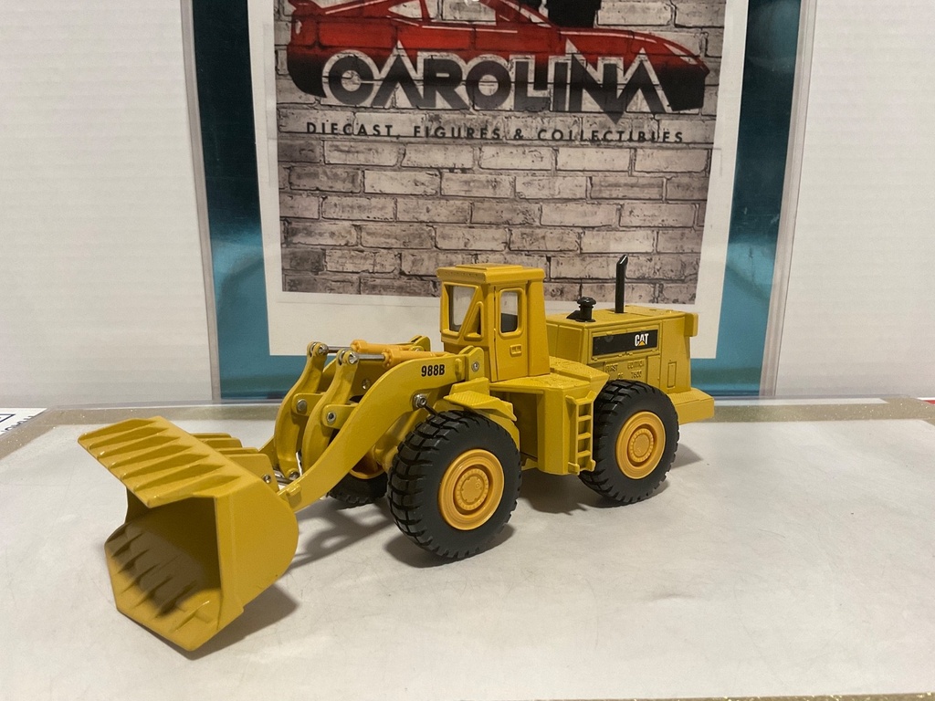 [009927] 1/50: ERTL CATERPILLAR 988B WHEEL LOADER
