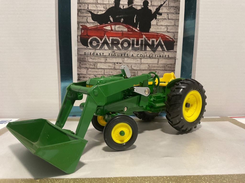 1/16:ERTL JOHN DEERE 2440 2WD TRACTOR WITH LOADER
