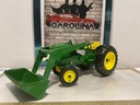1/16:ERTL JOHN DEERE 2440 2WD TRACTOR WITH LOADER