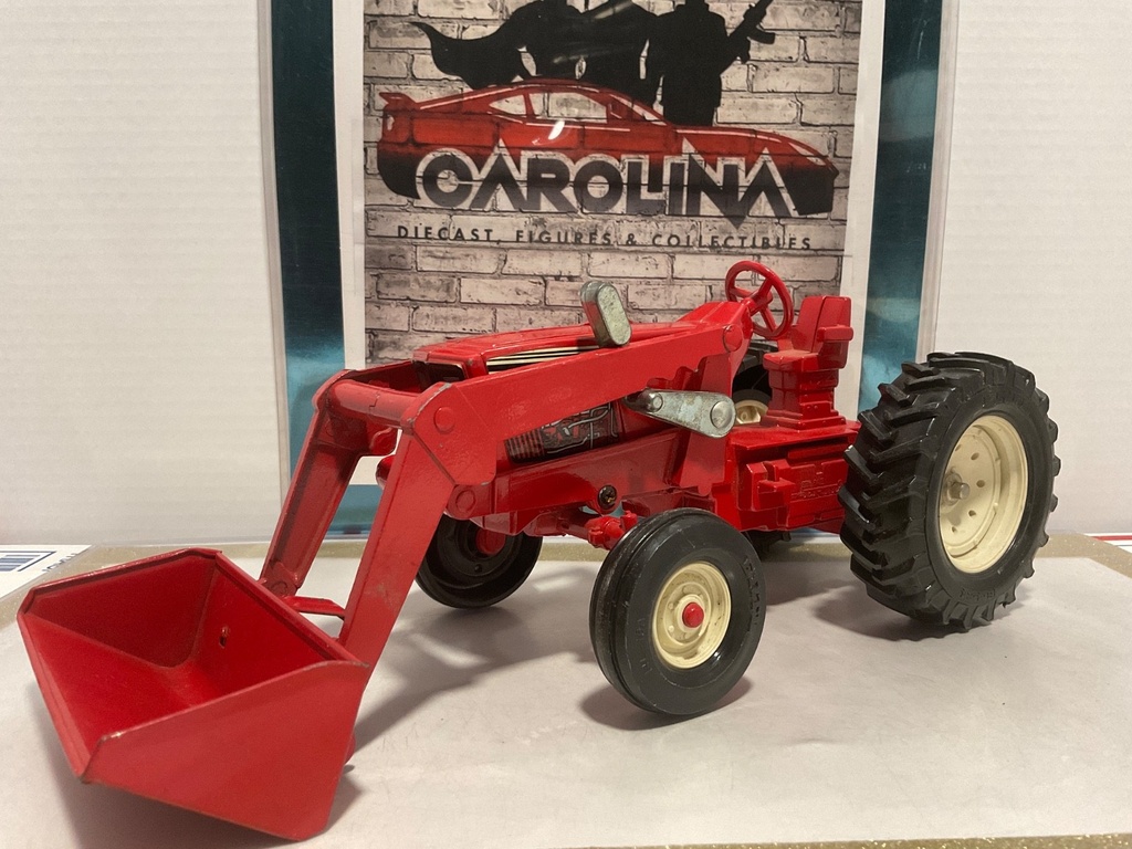 1/16: ERTL INTERNATIONAL 415 TRACTOR LOADER