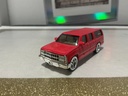1/64 HOTWHEELS 1999 CHEVY SUBURBAN TEAM BAURTWELL - USED