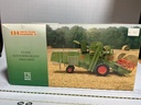 1/32 UNIVERSAL HOBBIES CLAAS MATADOR GIGANT 1960-1969