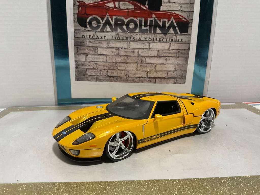 1:24 JADA 2005 FORD GT YELLOW ON BLACK