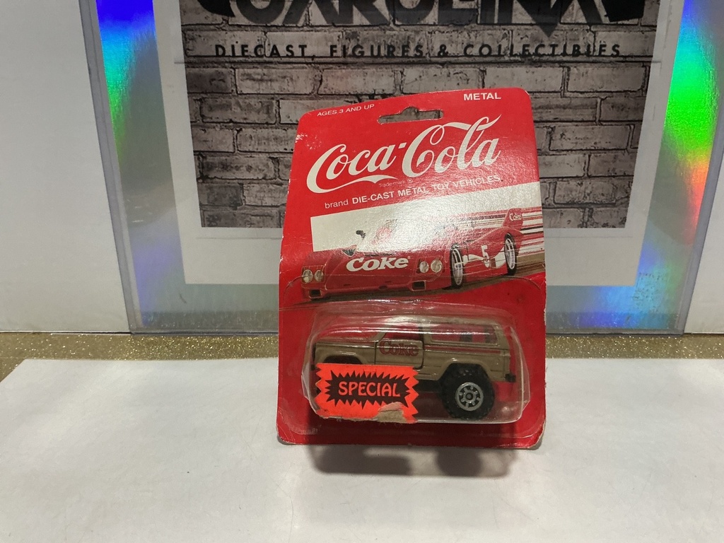 [103369] 1:64 COCA-COLA -DIECAST 4X4 TRUCK [DAMAGED BOX]