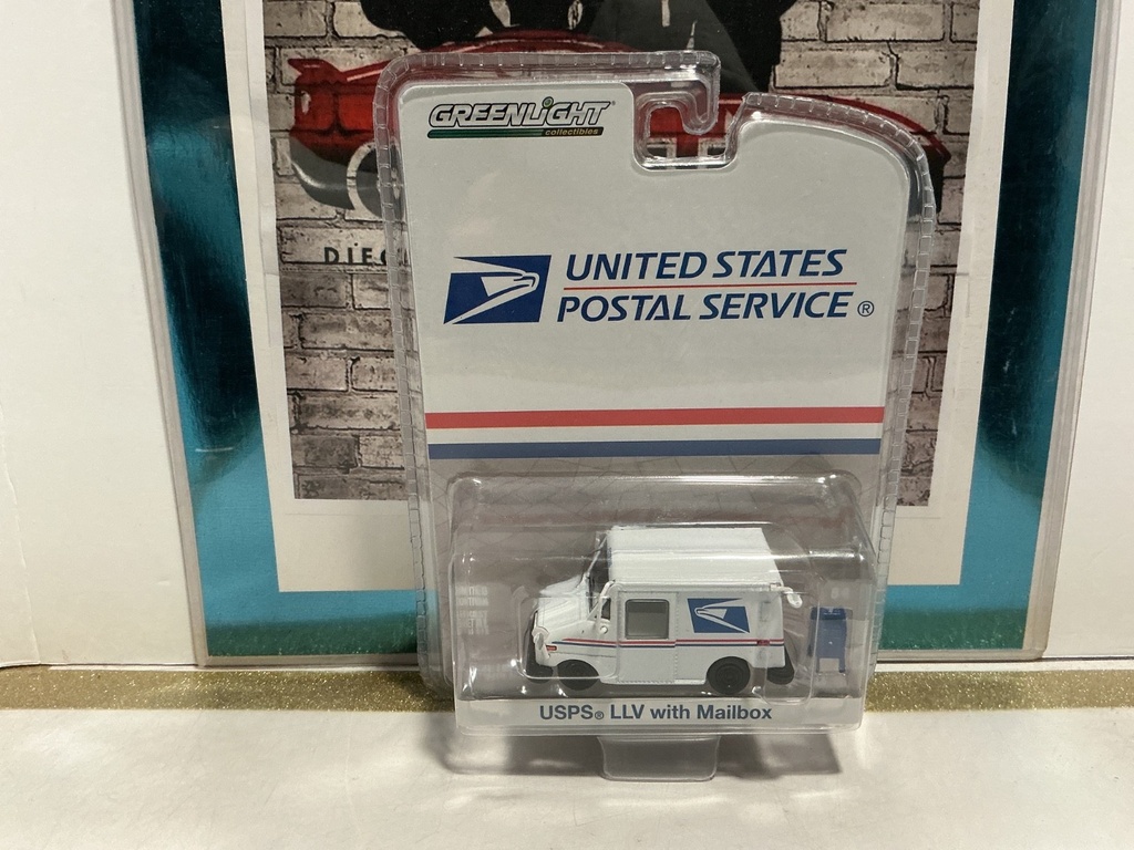 1/64 SCALE - GREENLIGHT UNITED STATES POSTAL SERICE - USPS LLV W/MAILBOX