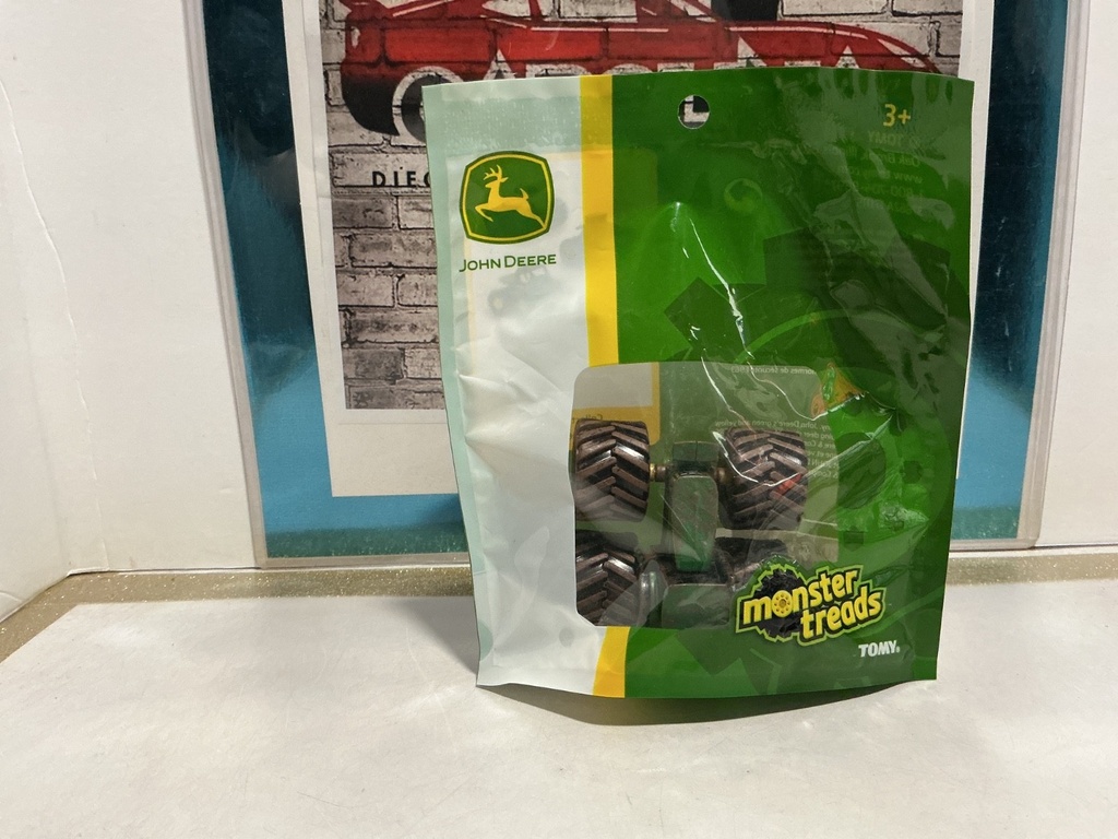 1/64 SCALE - JOHN DEERE/TOMY MONSTER TREADS LP68850