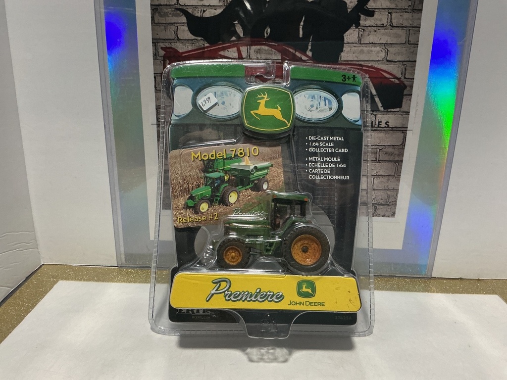 1/64 - ERTL - PREMIERE JOHN DEER MODEL 7810 DIRTY VARAINT