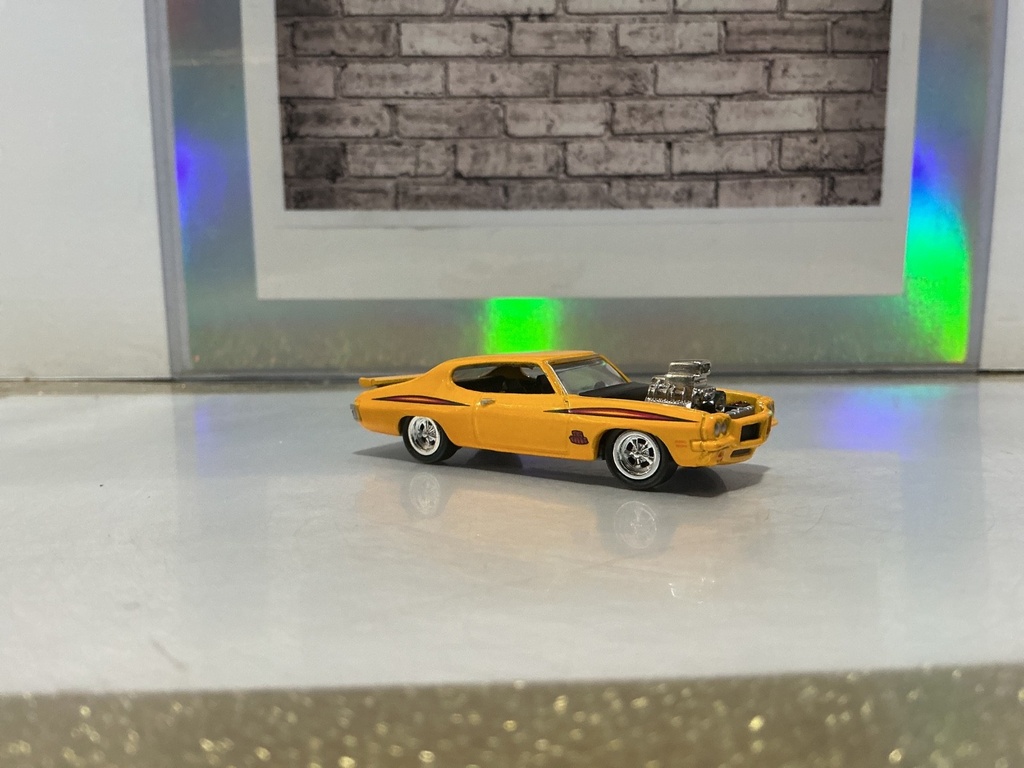 [103345] 1/64 SCALE JOHNNY LIGHTNING - 1971 PONTIAC GTO JUDGE