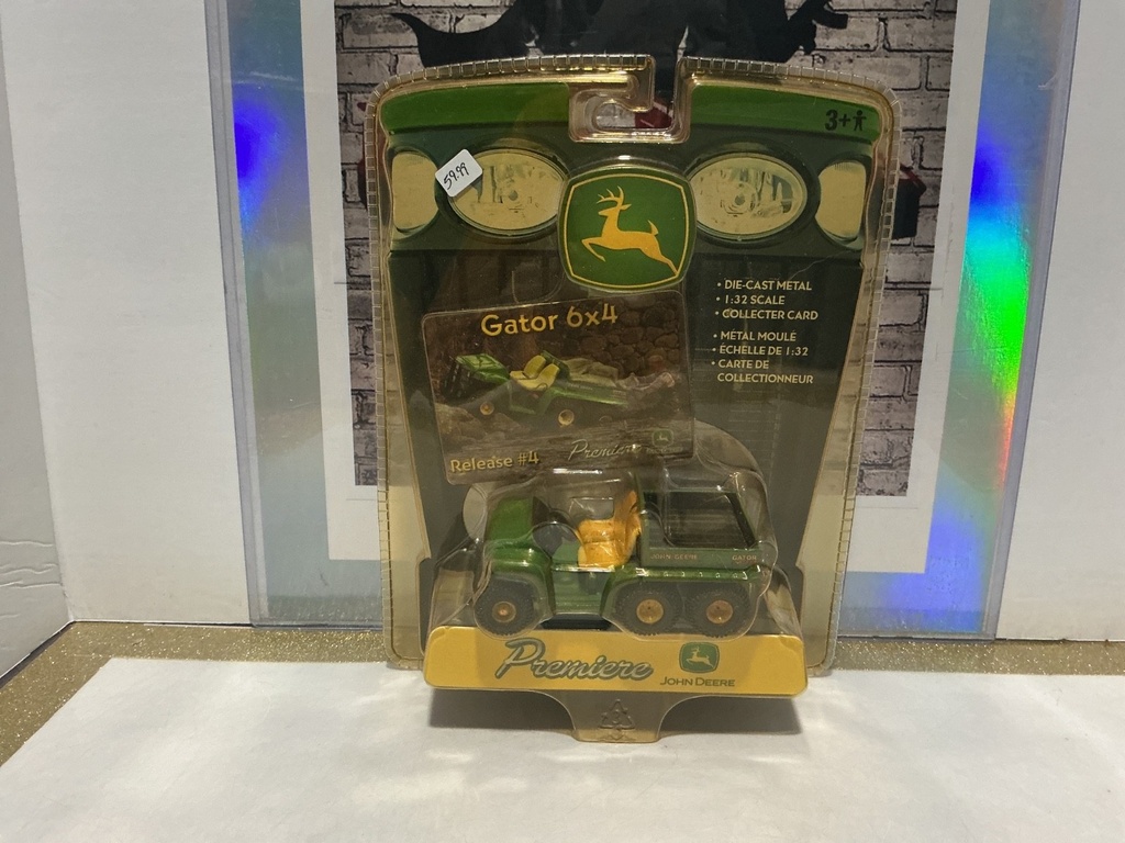1/64 - ERTL - PREMIERE JOHN DEER GATOR 6X4 DIRTY VARIANT