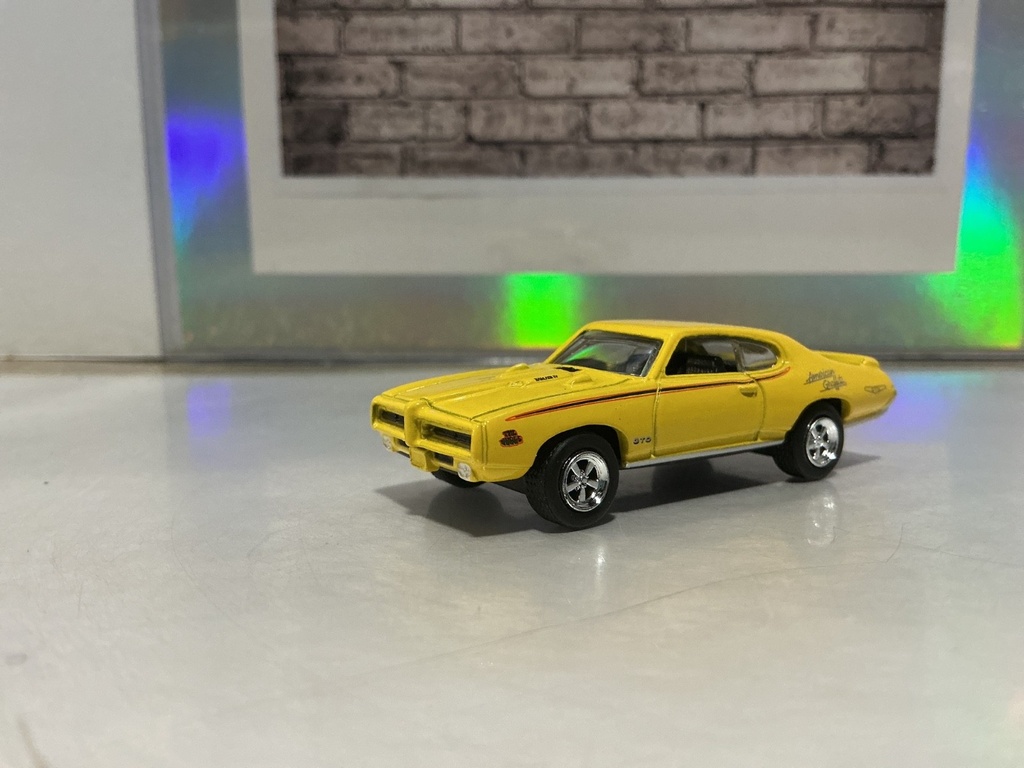 1/64 SCALE MOTORMAX - 1969 PONTIAC GTO JUDGE