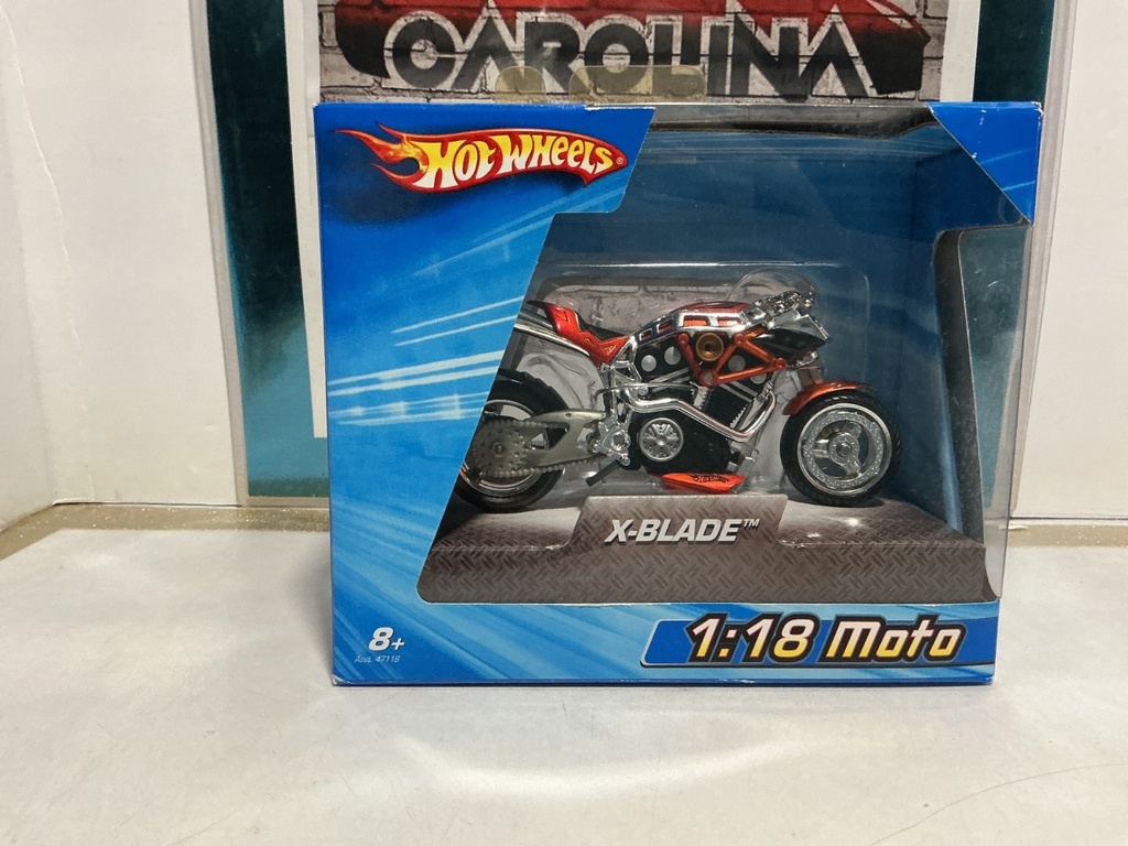 1/18 SCALE - HOTWHEELS MOTO X-BLADE