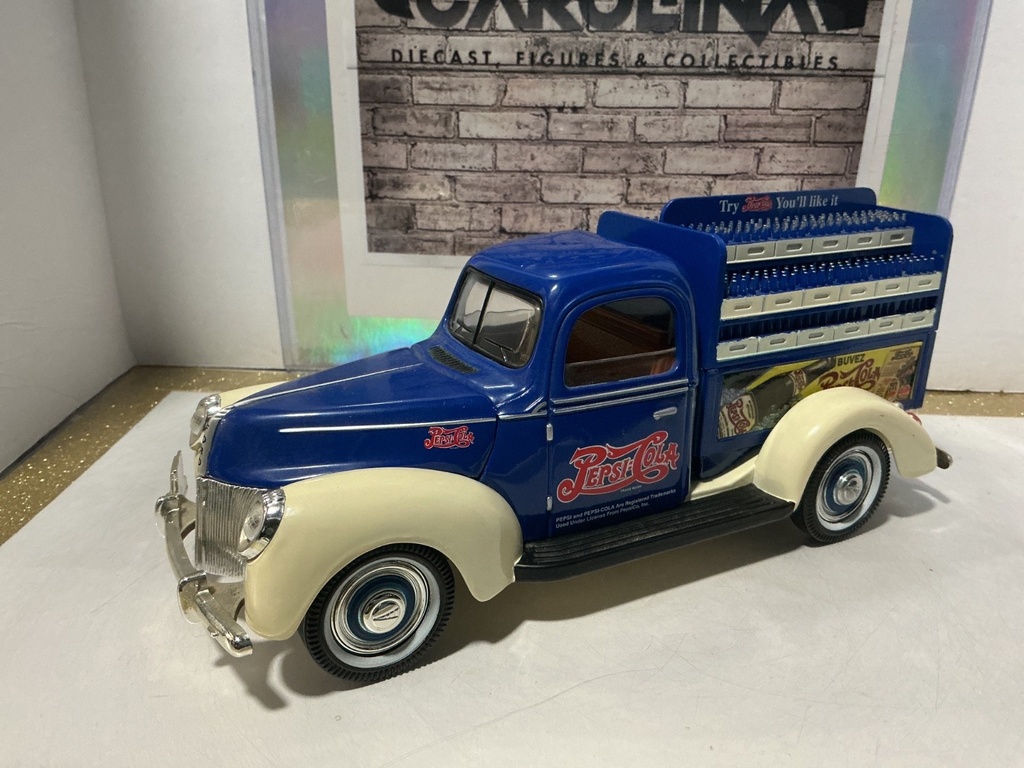 1/24 GOLDEN WHEEL - 1940 FORD PEPSI-COLA