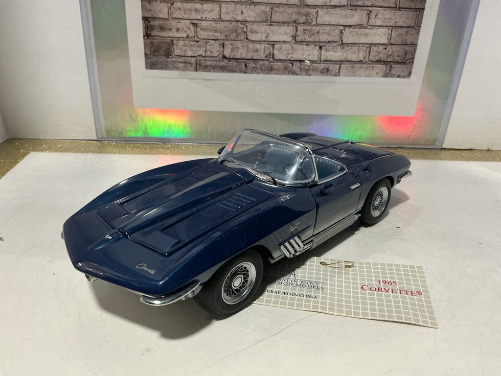 [102612] 1/24 FRANKLIN MINT - 1965 CORVETTE [MAKO SHARK DESIGN]