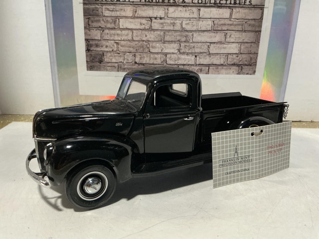 [102608] 1/24 FRANKLIN MINT - 1940 FORD PICKUP [TRUCKBED COVERED IN RASHES/PAINT ISSUES]