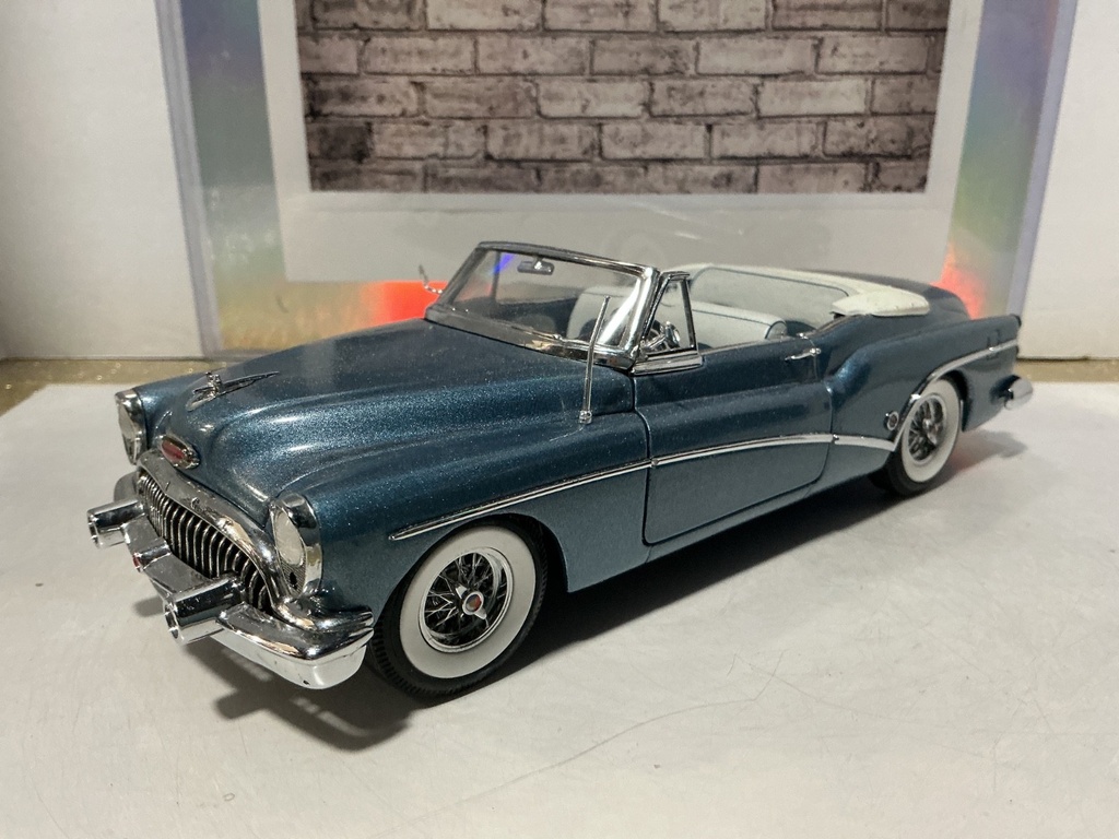 1/24 DANBURY MINT - 1953 BUICK SKYLARK
