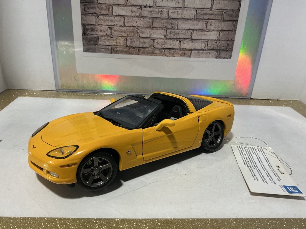 1/24 FRANKLIN MINT 2007 VICTORY EDITION CORVETTE C6 [MISSING TIRE/ROOF]
