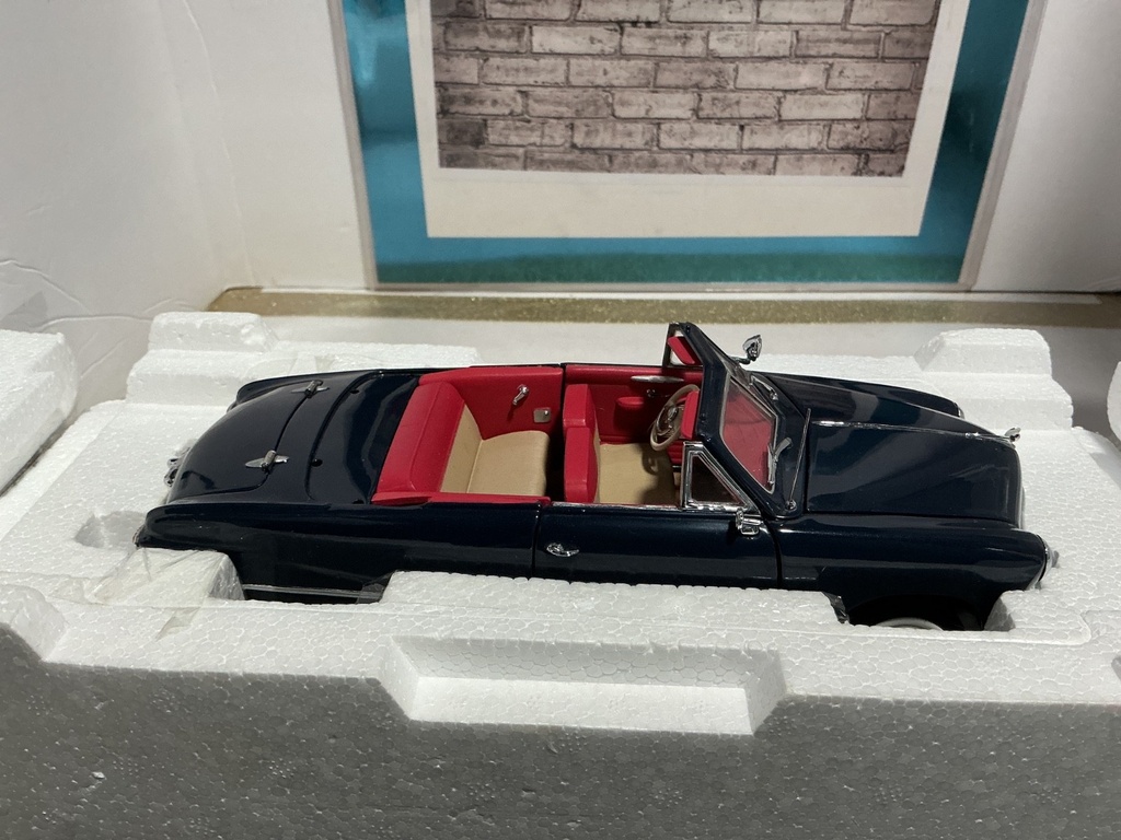 [110220] 1/24 FRANKLIN MINT - 1949 [NAVY BLUE] FORD CUSTOM CONVERTIBLE