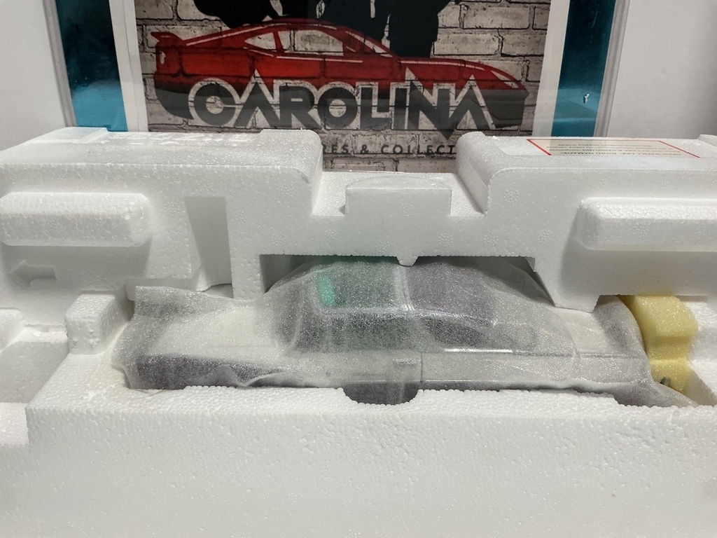 1/24 FRANKLIN MINT - 1955 FORD CROWN VICTORIA LIMITED EDITION