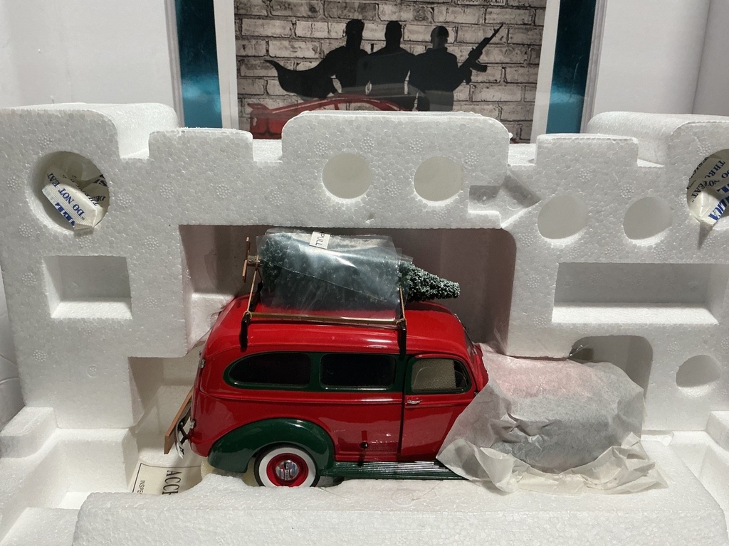 [110265] 1/24 1946 CHEVROLET SUBURBAN 2001 FRANKLIN MINT PRECISION MODELS LIMITED EDITION