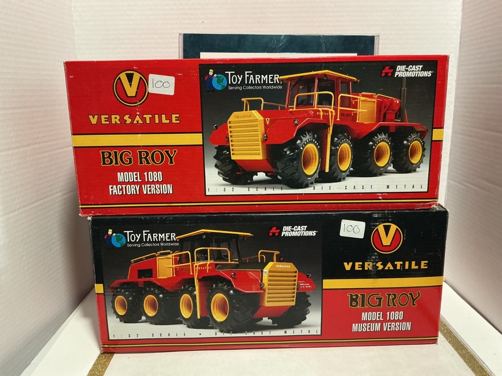 [007832] 1/32 SET OF 2 - TOY FARMER VERSATILE BIG ROY MODEL 1080 FACTORY & MUSEUM VERSION