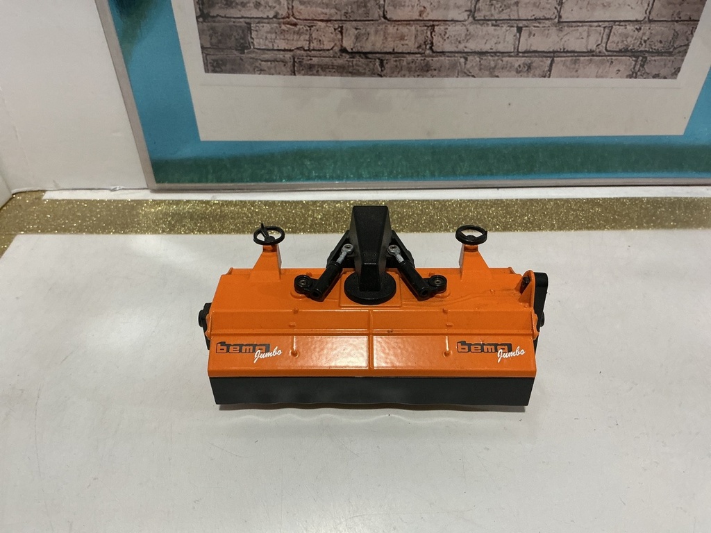 1/32 SIKU BEMA JUMBO SWEEPER