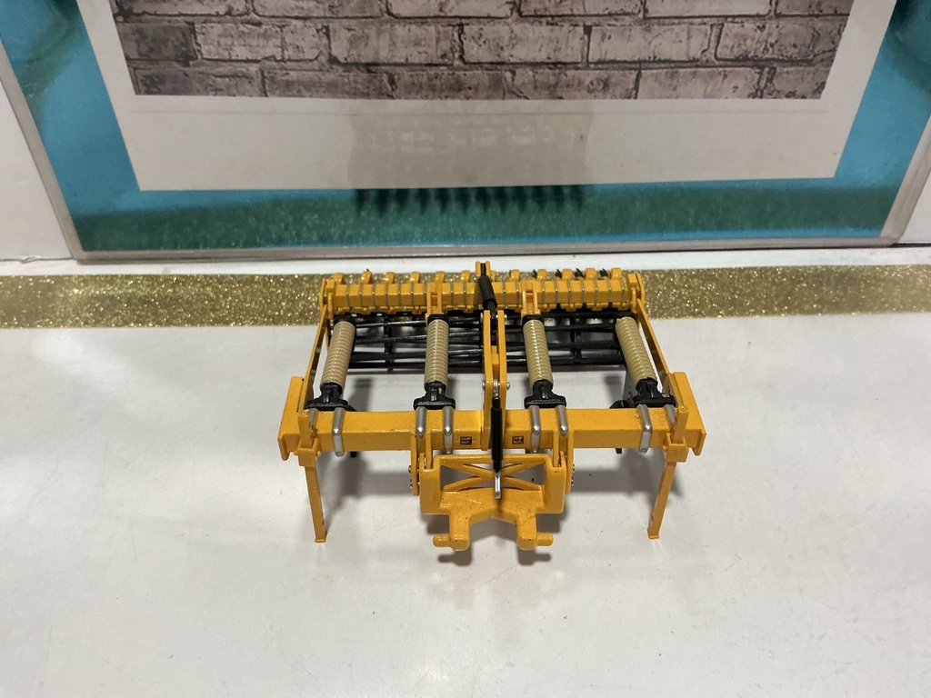 1/32 REPLICAGRI AQRISEM CULTIPLOW 52 PLOW PISC HARROW