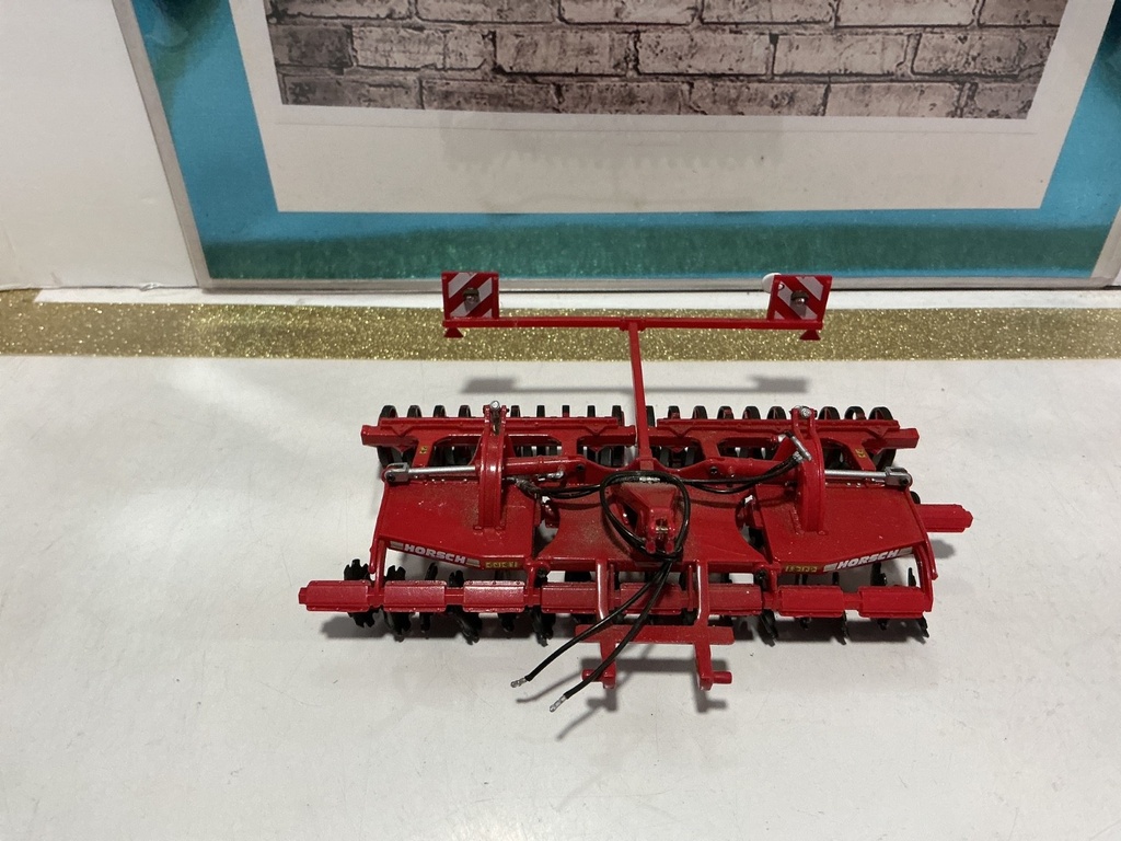 1/32 UNIVERSAL HOBBIES HORSCH JOKER PISC HARROW