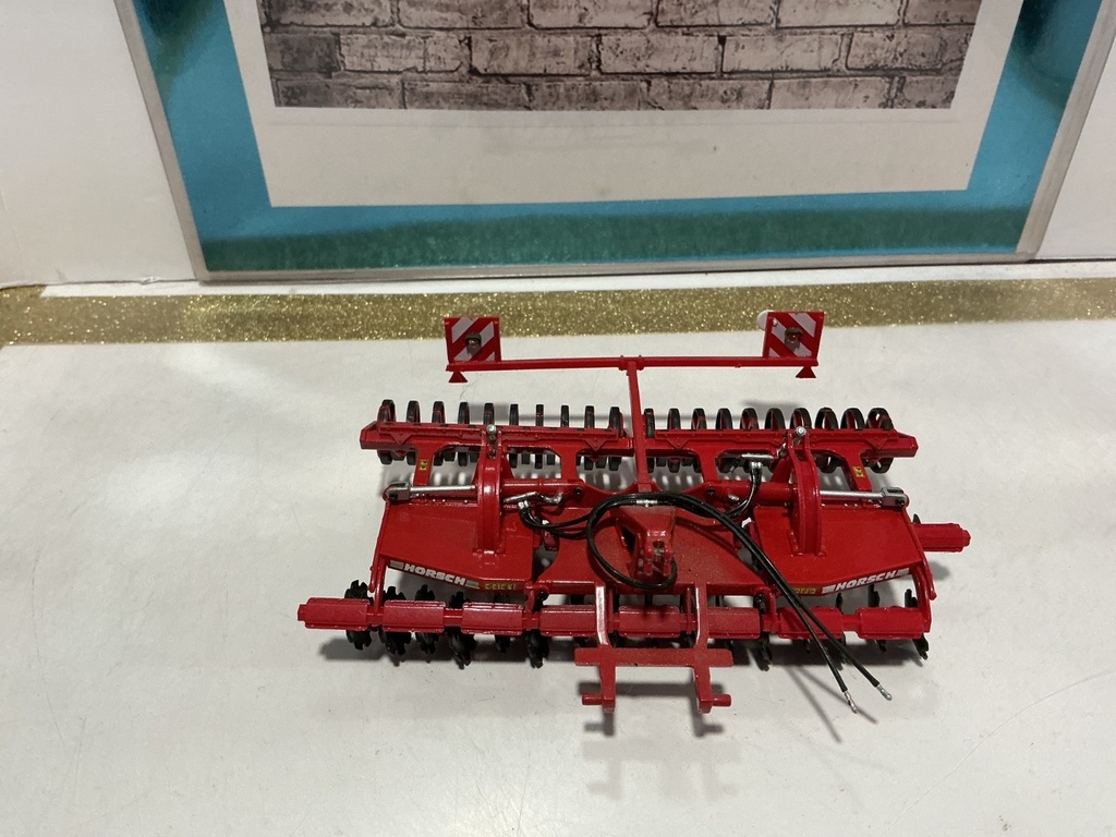 1/32 UNIVERSAL HOBBIES HORSCH JOKER 4CT PISC HARROW