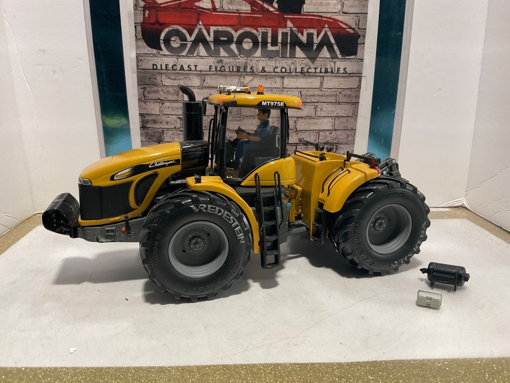 1/32 USK MODELS CHALLENGER MT975E {LOOSE PIECES, NO BOX}