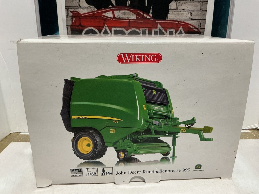 1:32 WIKING JOHN DEERE ROUND BALER 900 [DAMAGED BOX]