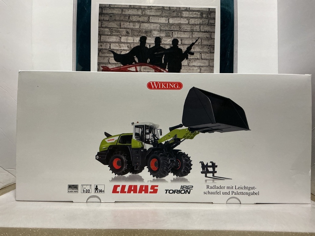 1/32 WIKING CLAAS TORION 182
