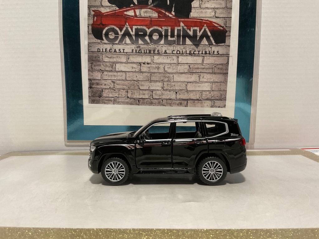 1:32 Diecast Pull Back Car with Lights and Sound TOYOTA LAND CRUISER