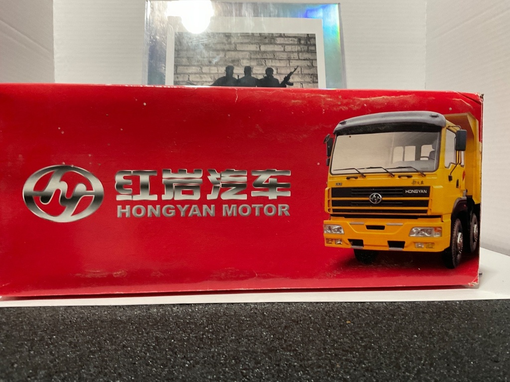 1/32 HONGYAN MOTOR DUMP TRUCK  {DISPLAYED} !