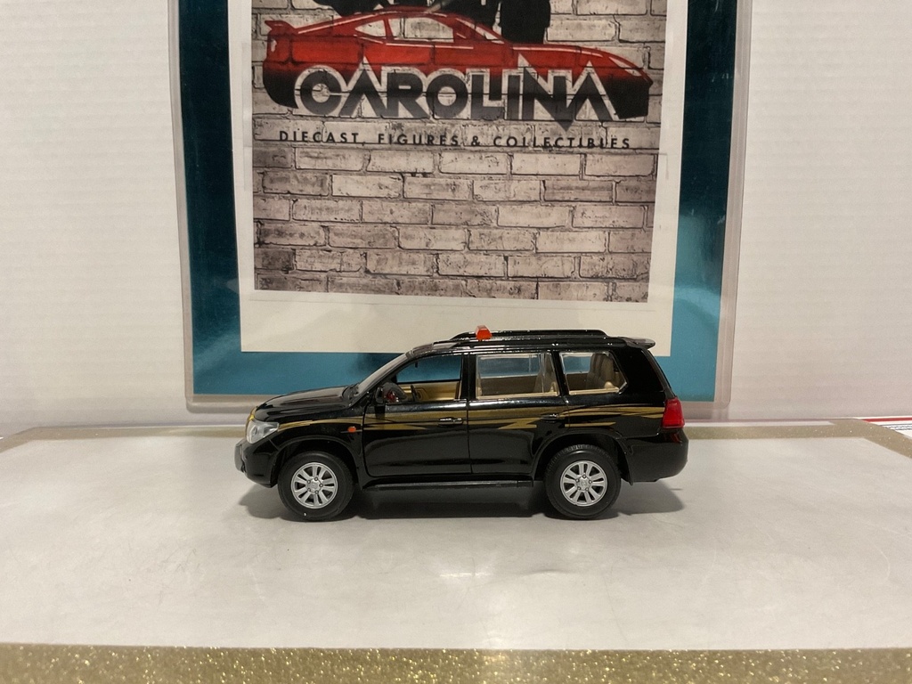 1:32 Diecast Pull Back Car with Lights and Sound TOYOTA LAND CRUISER VXR