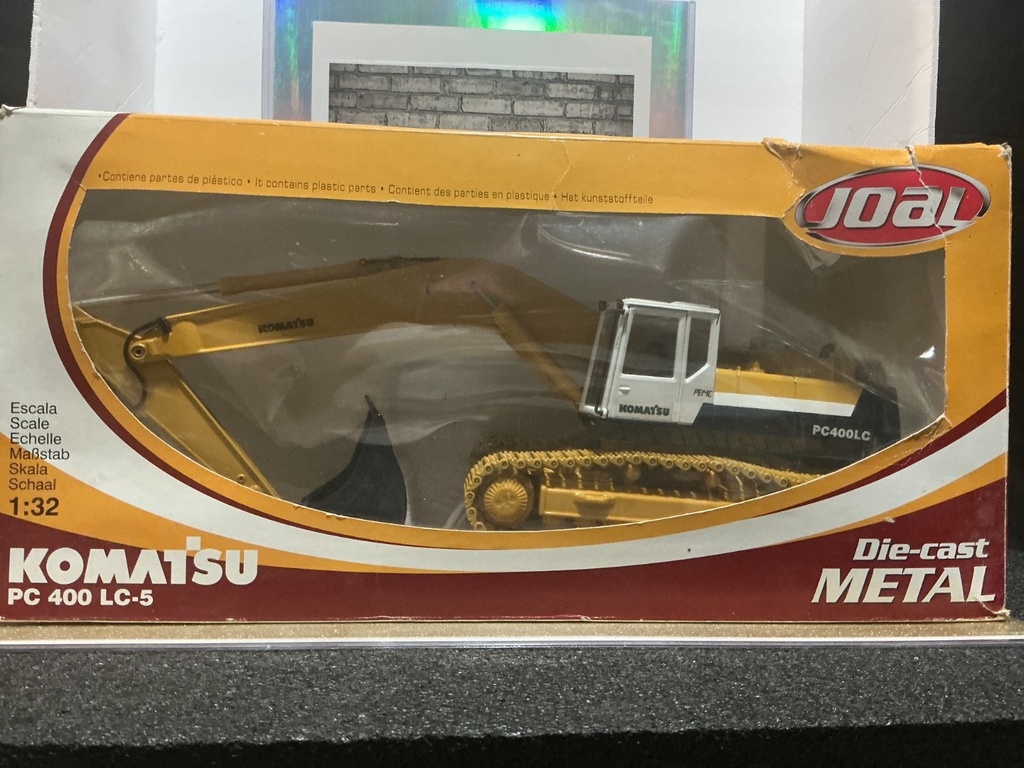 1/32 JOAL KOMATSU EXCAVATOR PC  400LC-5 BOX HAS TEAR