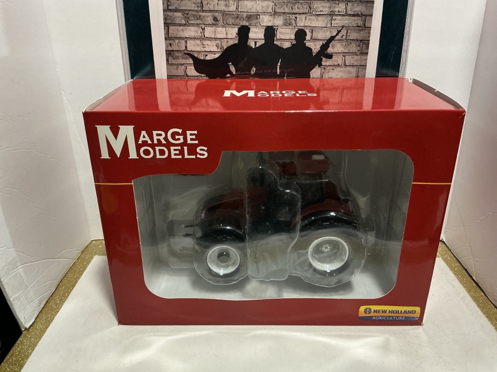 1/32 MARGE MODELS NEW HOLLAND TRACTOR T7.315 TERRACOTTA