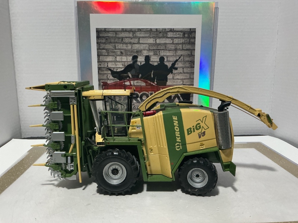 1:32 UNIVERSAL HOBBIES KRONE BIG X V8 FOREST [NO BOX]
