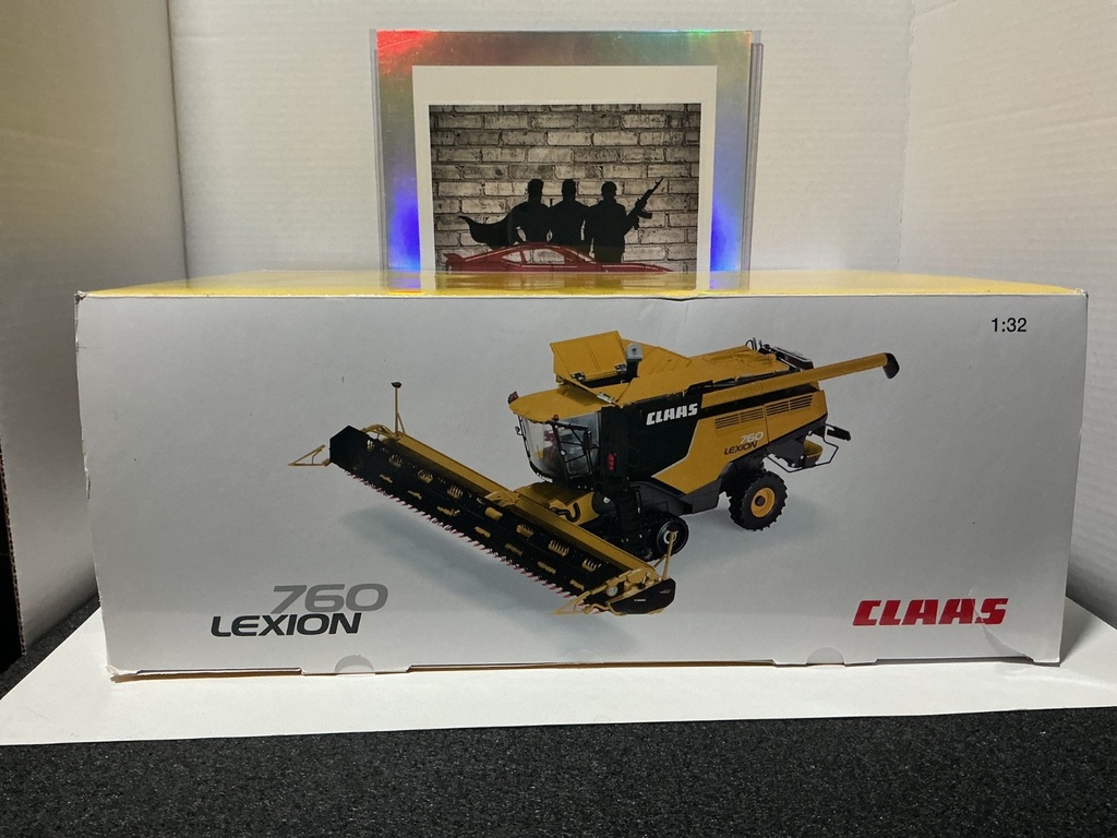 1/32 WIKING - CLAAS 760 TUCANO [DISPLAYED UNIT]