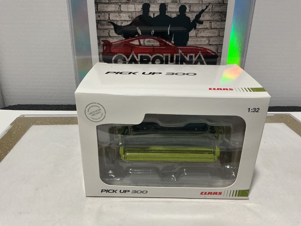 1/32 LIMITED EDITION 1000 PIECES MARGE MODEL CLAAS 300 PICKUP