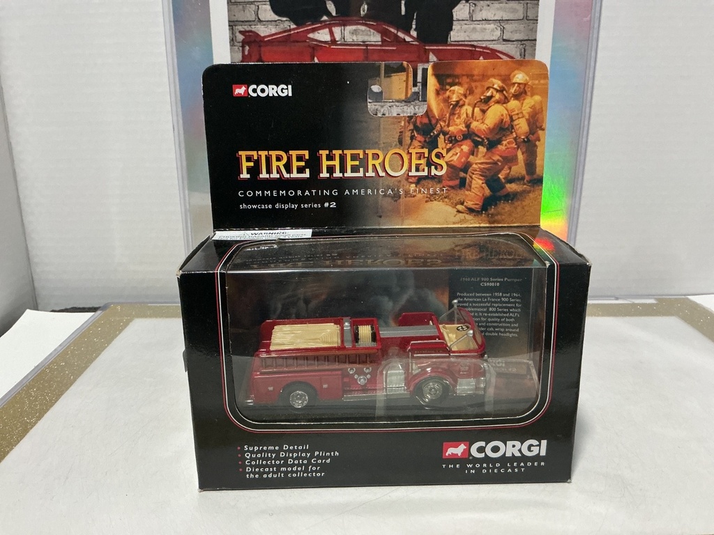 CORGI FIRE HEROES DISPLAY SERIES #2 1960 ALF 900 SERIES PUMPER
