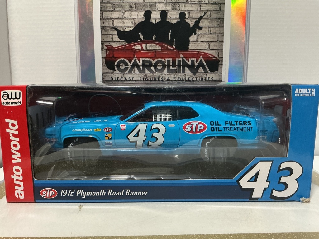 AUTO WORLD STP 1972 PLYMOUTH ROAD RUNNER RICHARD PETTY