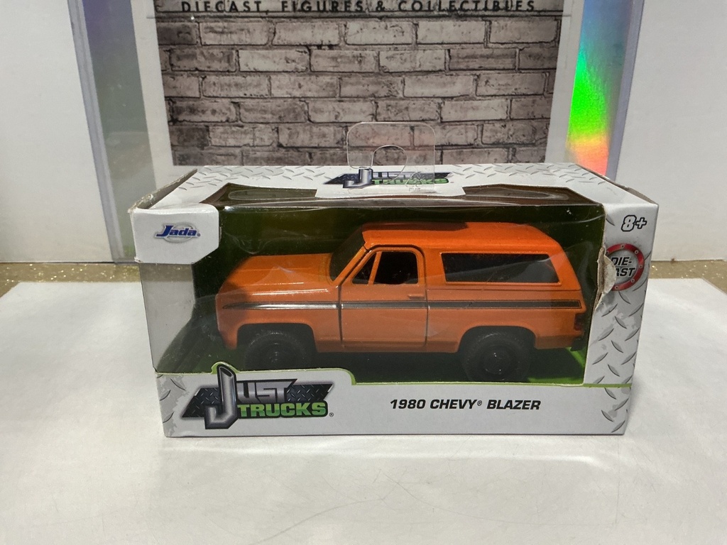 [103810] 1/32 JADA - JUST TRUCKS - 1980 CHEVY BLAZER [ORANGE W/ STRIPE] [DAMAGED BOX]