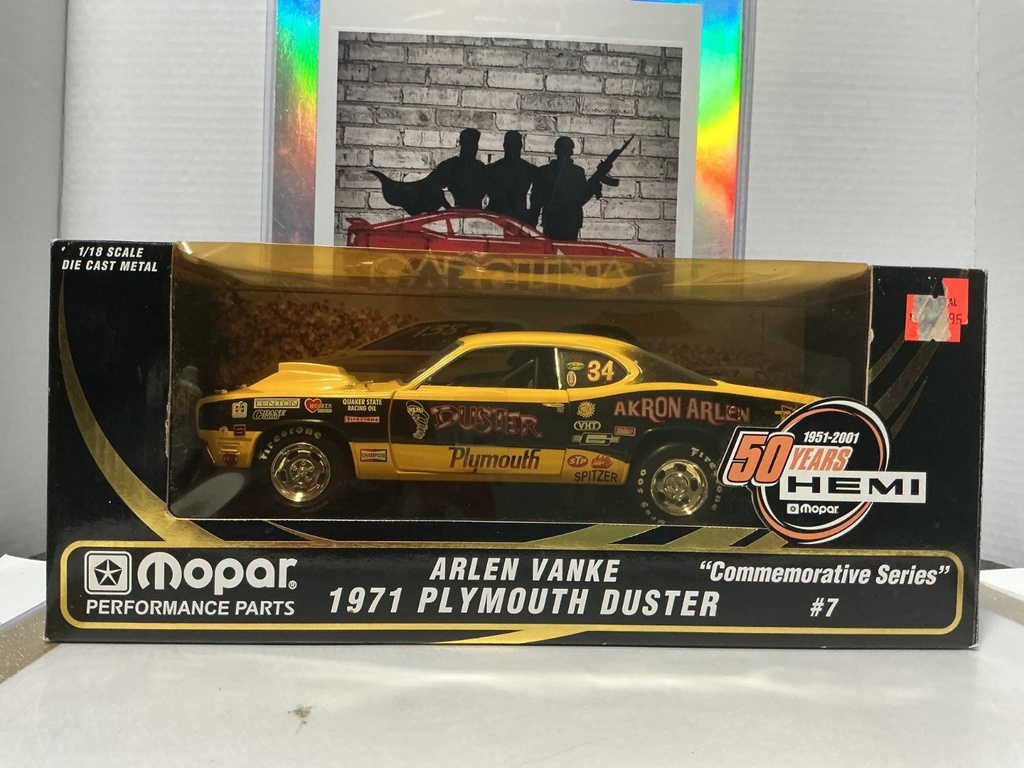 1:18 MOPAR PERFORMANCE ARLEN VANKE 1971 PLYMOUTH DUSTER