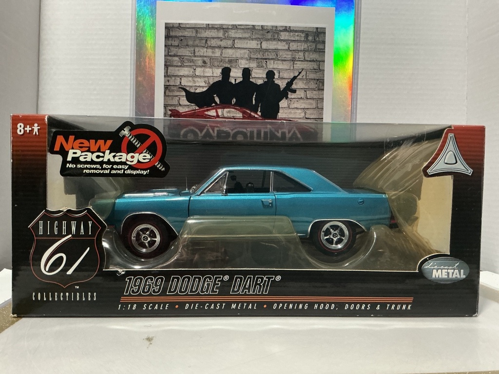 1:18 HIGHWAY 61 1969 DODGE DART BLUE ON BLACK
